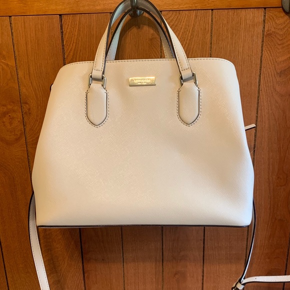 kate spade Handbags - Kate Spade Cream Purse -like new condition